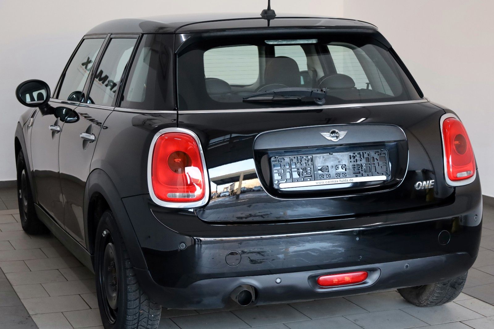 Fahrzeugabbildung MINI ONE FIRST Mini 5-trg. SH,PDC,8-fach bereift