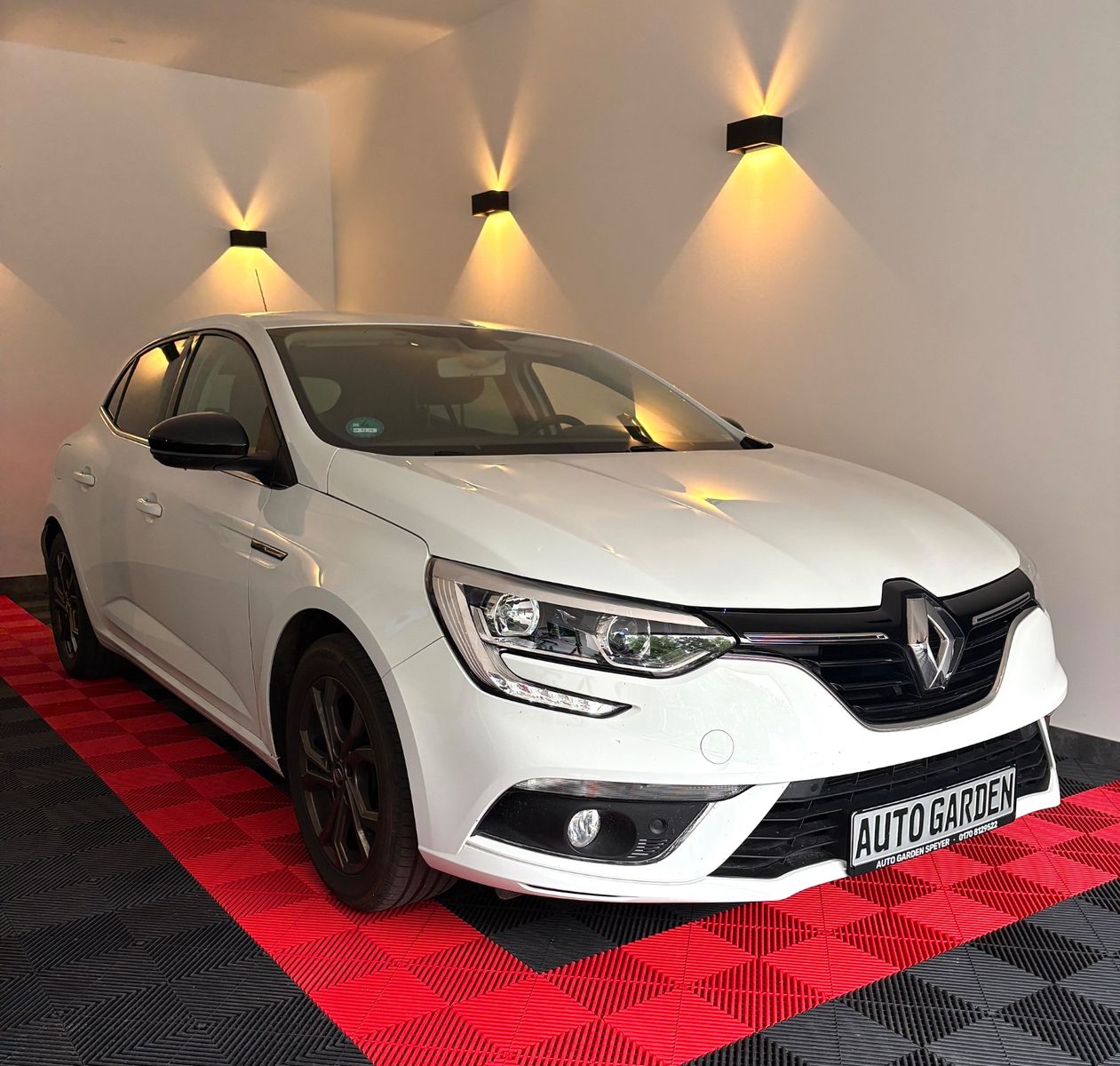 RENAULT Megane
