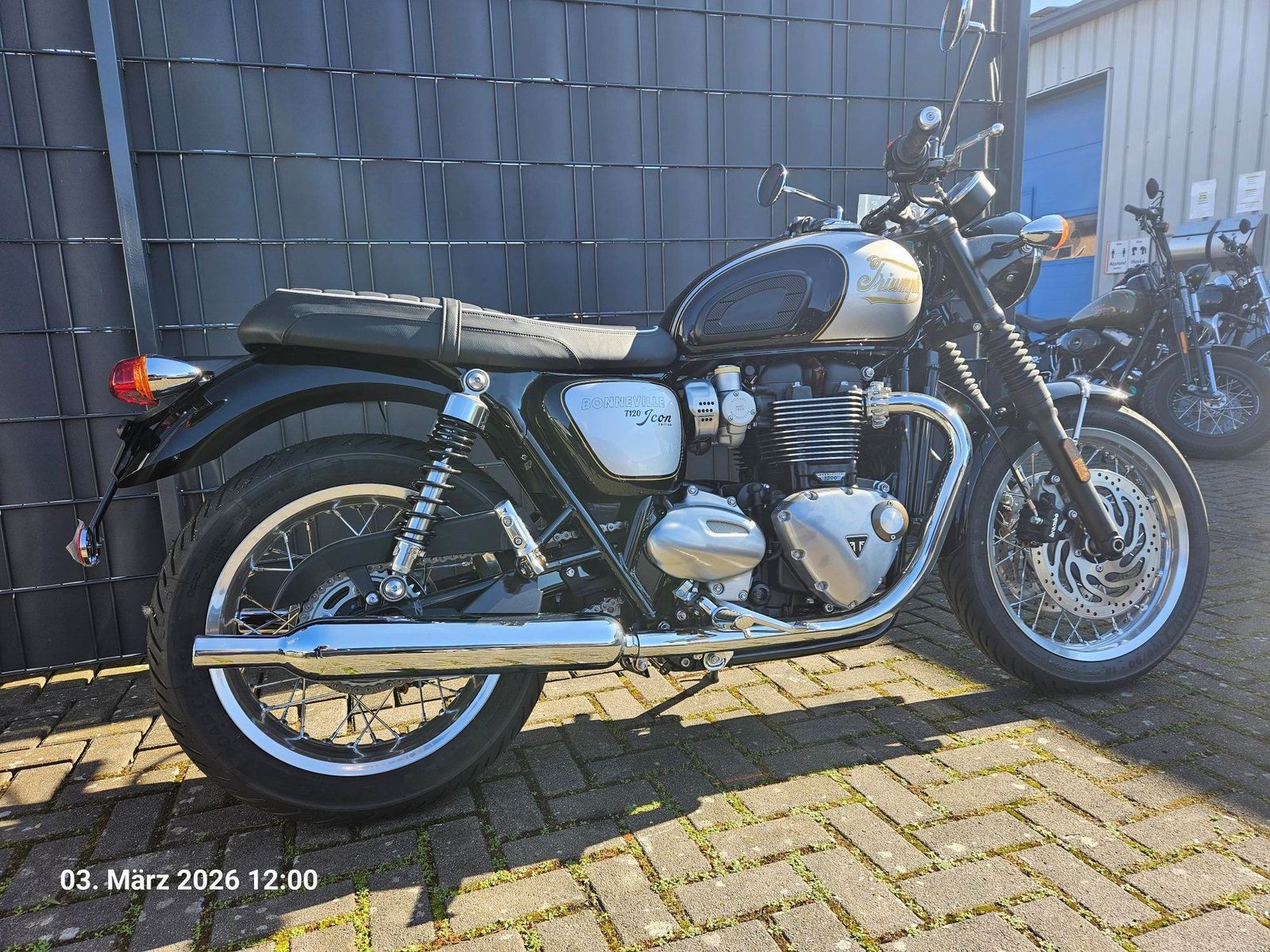 Fahrzeugabbildung Triumph Bonneville T120 Icon Edition