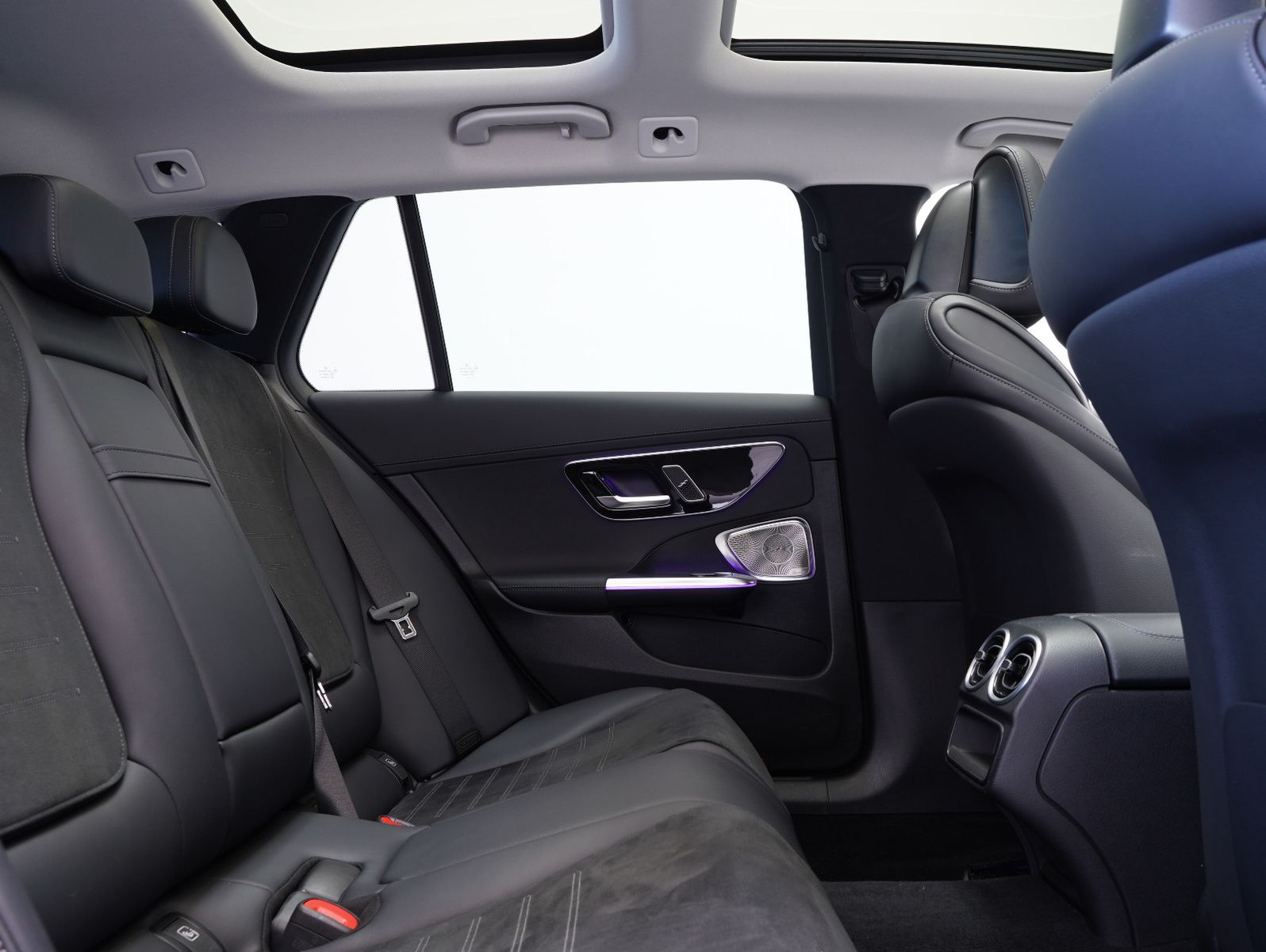 Fahrzeugabbildung Mercedes-Benz C 220 T d AMG Line DISTRONIC/PANORAMA/AHK