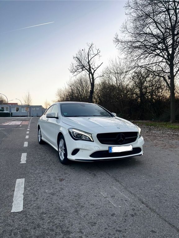 Image of Mercedes-Benz CLA 180