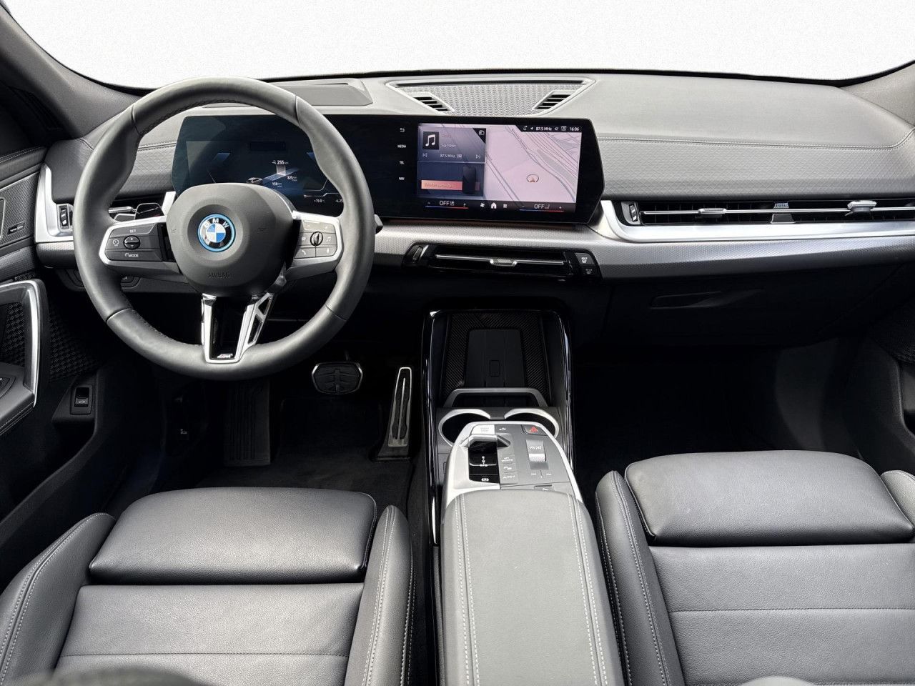 BMW iX2 - Bild 16