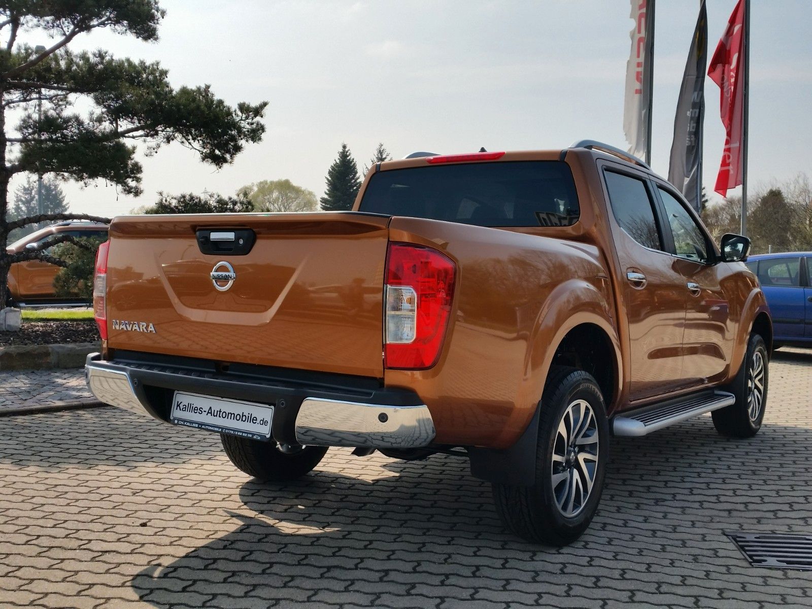 Fahrzeugabbildung Nissan Navara 4x4 DC Tekna LED+LEDER+NAVI+SD+AHK+ROLLO