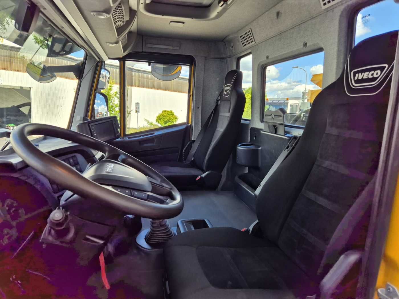 Fahrzeugabbildung Iveco Trakker AD380T50 6x4 Kipper/SZM Wechselsystem