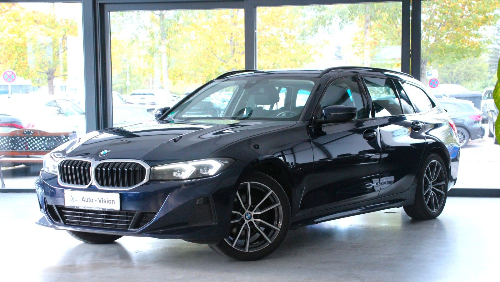 BMW 320 320d*LED*SHZ*Panorama*AppleCarPlay*Sportsitz*PDC