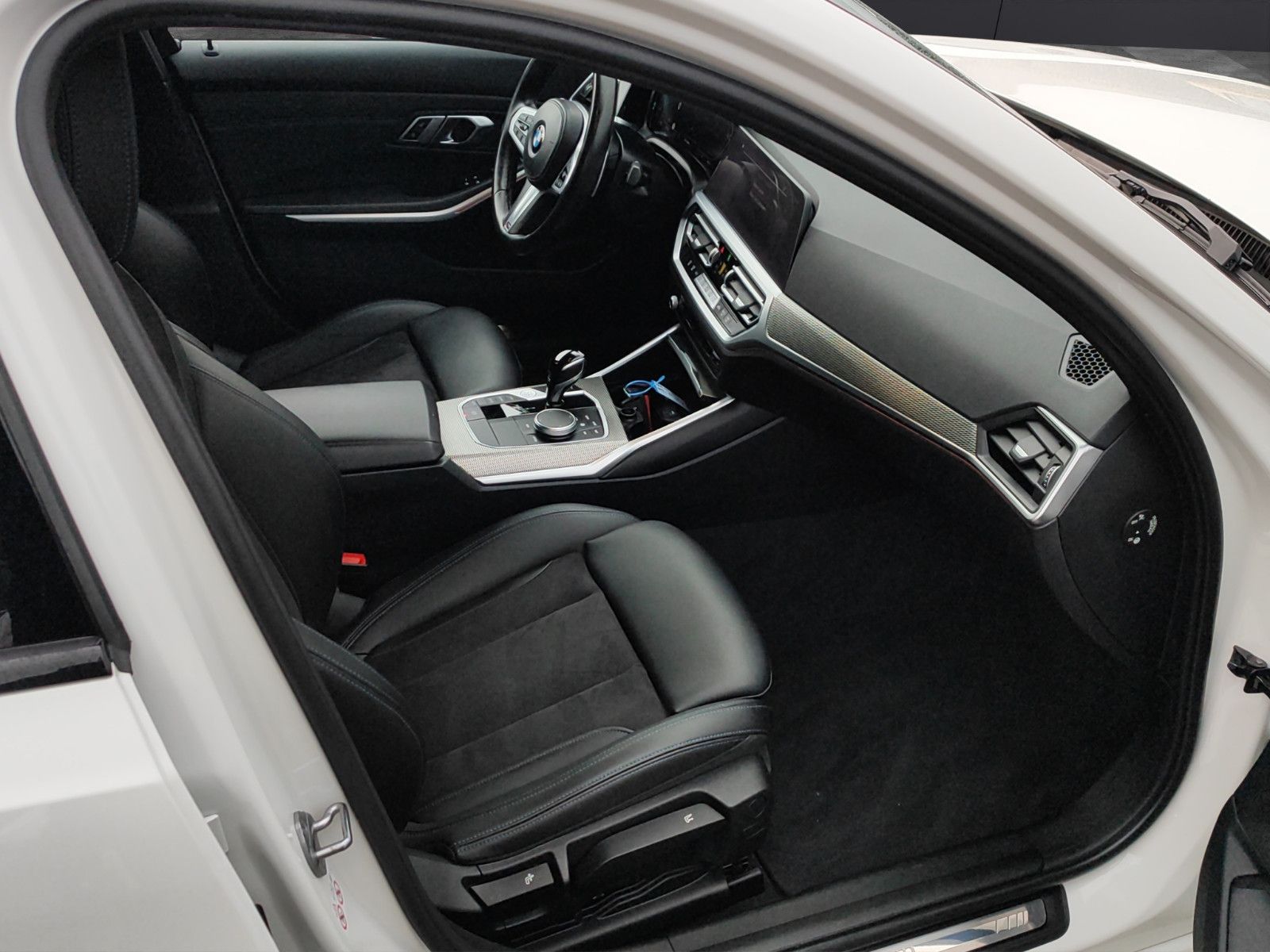 Fahrzeugabbildung BMW 330 d Touring xDrive M Sport/AHK/Hifi/Led/1.Hand