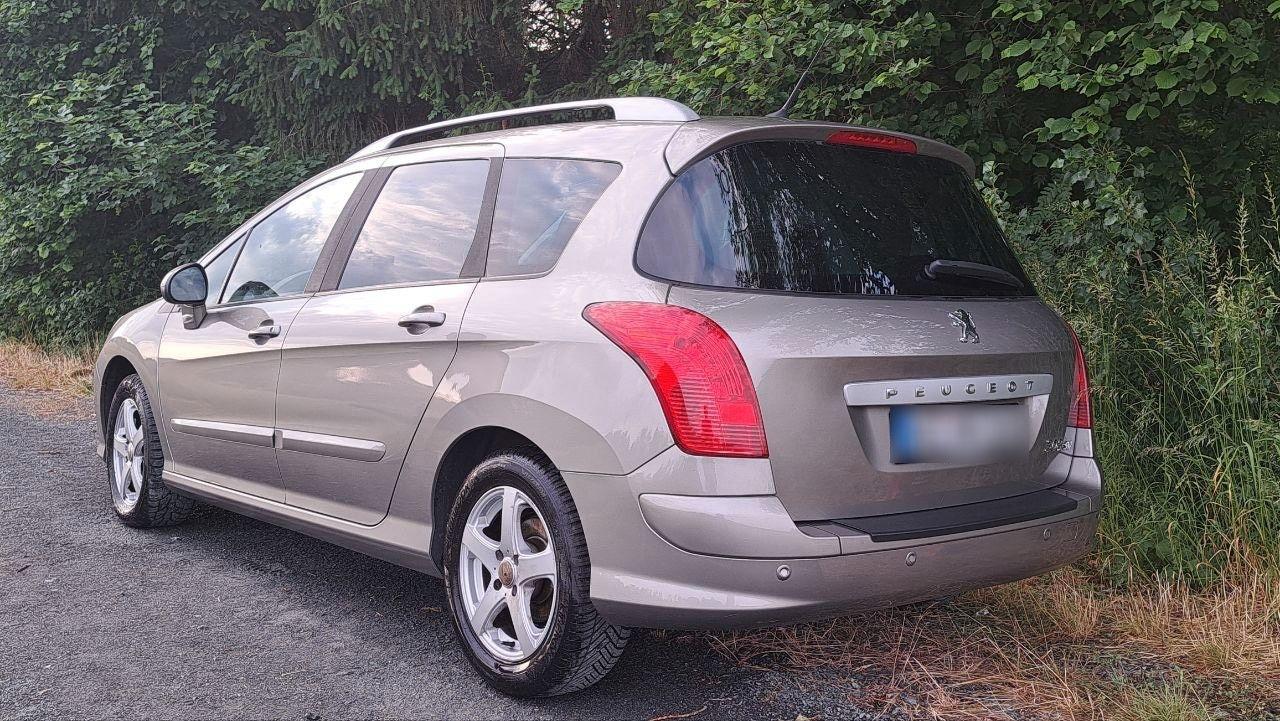 Peugeot 308 2010 — interior