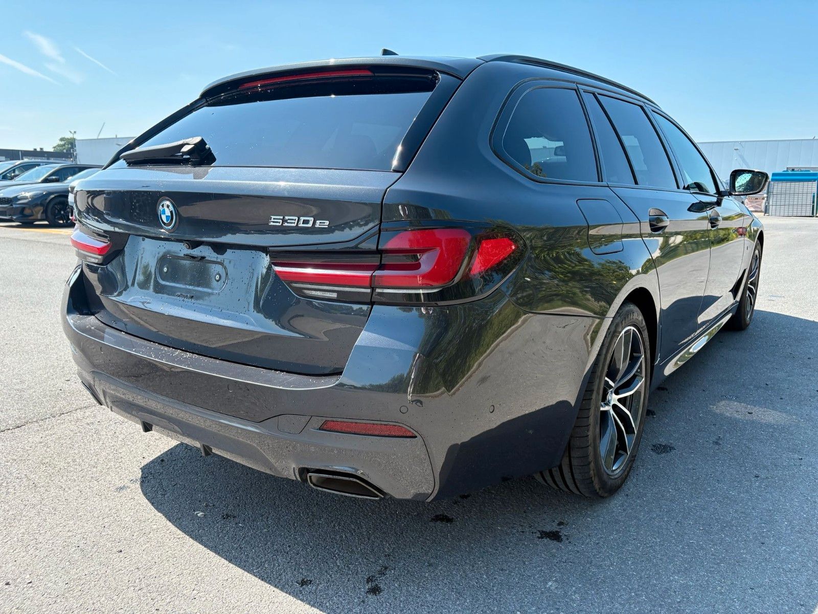 BMW 530e Touring M Sport-Pano-AHK-HK-DASP-PASP imagem 3