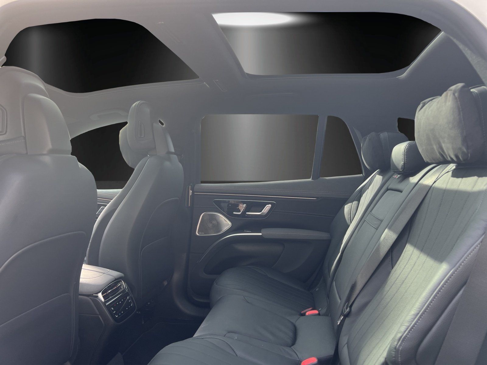 Fahrzeugabbildung Mercedes-Benz EQS 450 4M SUV AMG DISTRO Sitzkl HYPER HAL 360°