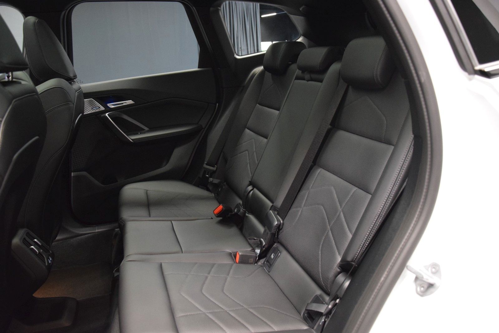 Fahrzeugabbildung BMW X1 18i sDrive M Sport H&k Panorama ACC Ambiente