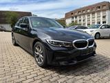 BMW 330e Lim Sport Line*HiFi*Kamera*FahrAss*LED - BMW 330 mit Hybrid-Antrieb