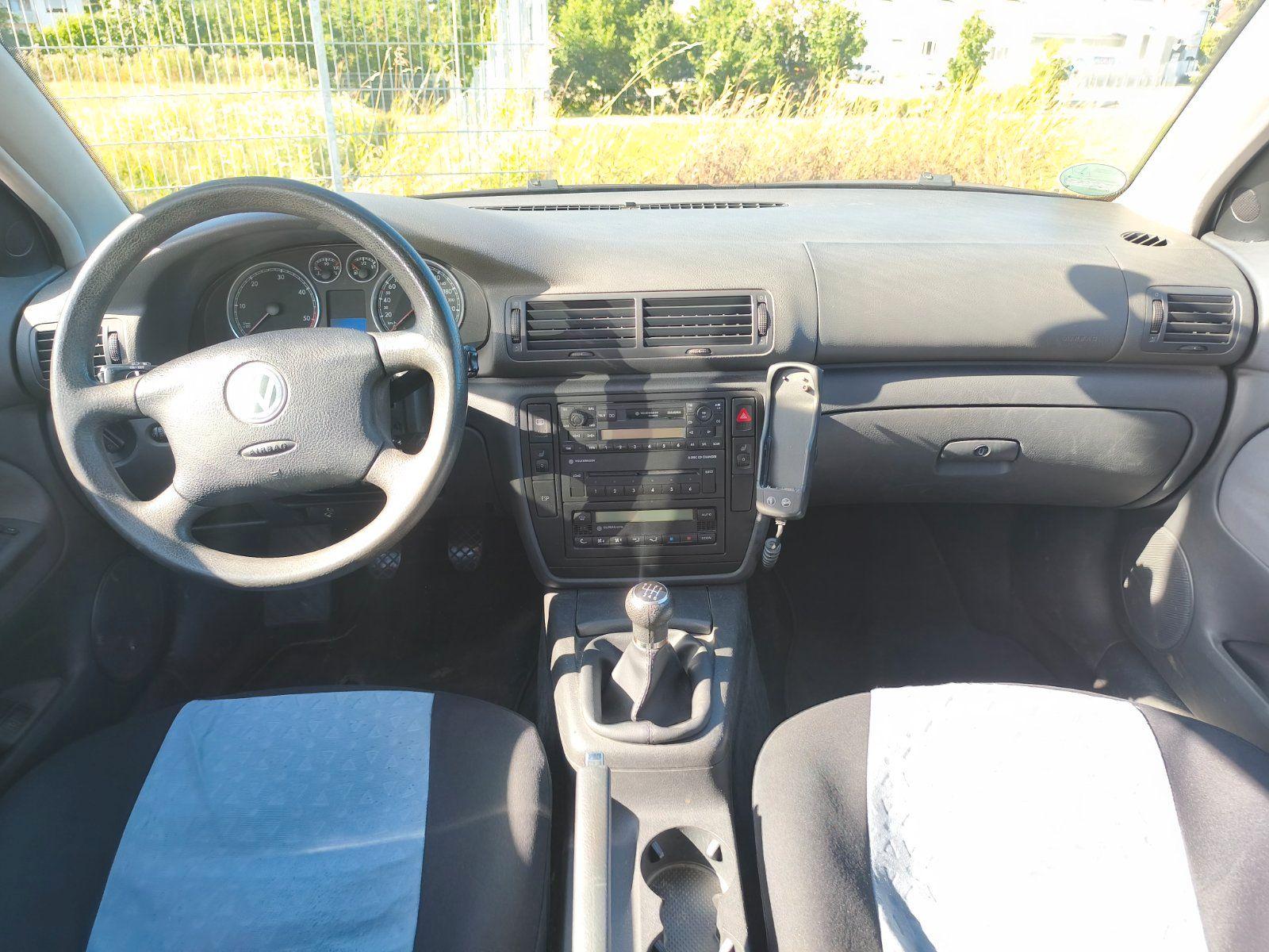 Volkswagen Passat 2004 — photo 12