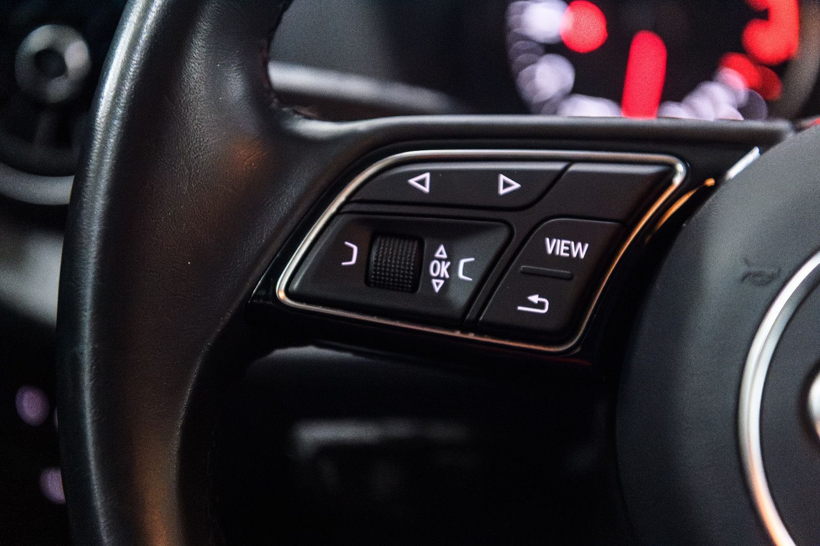 Fahrzeugabbildung Audi Q2 35 TFSI S tronic LED/SZH/NAVI