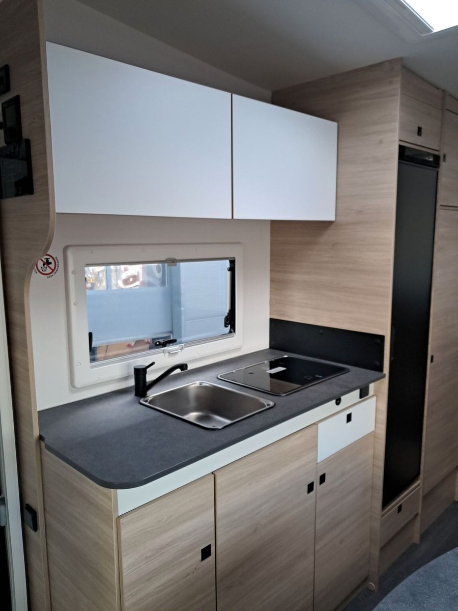 Fahrzeugabbildung Chausson Alkoven C727 First Line  Markise, Solar, RFK