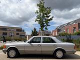 Mercedes-Benz 260SE umfänglich restauriert bei MB  - Mercedes-Benz Gebrauchtwagen von 1989