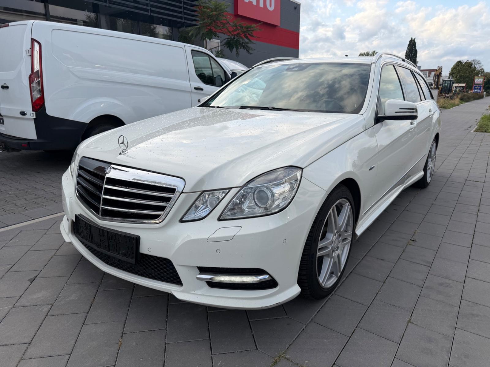 Mercedes-Benz E200 2012 — photo 6
