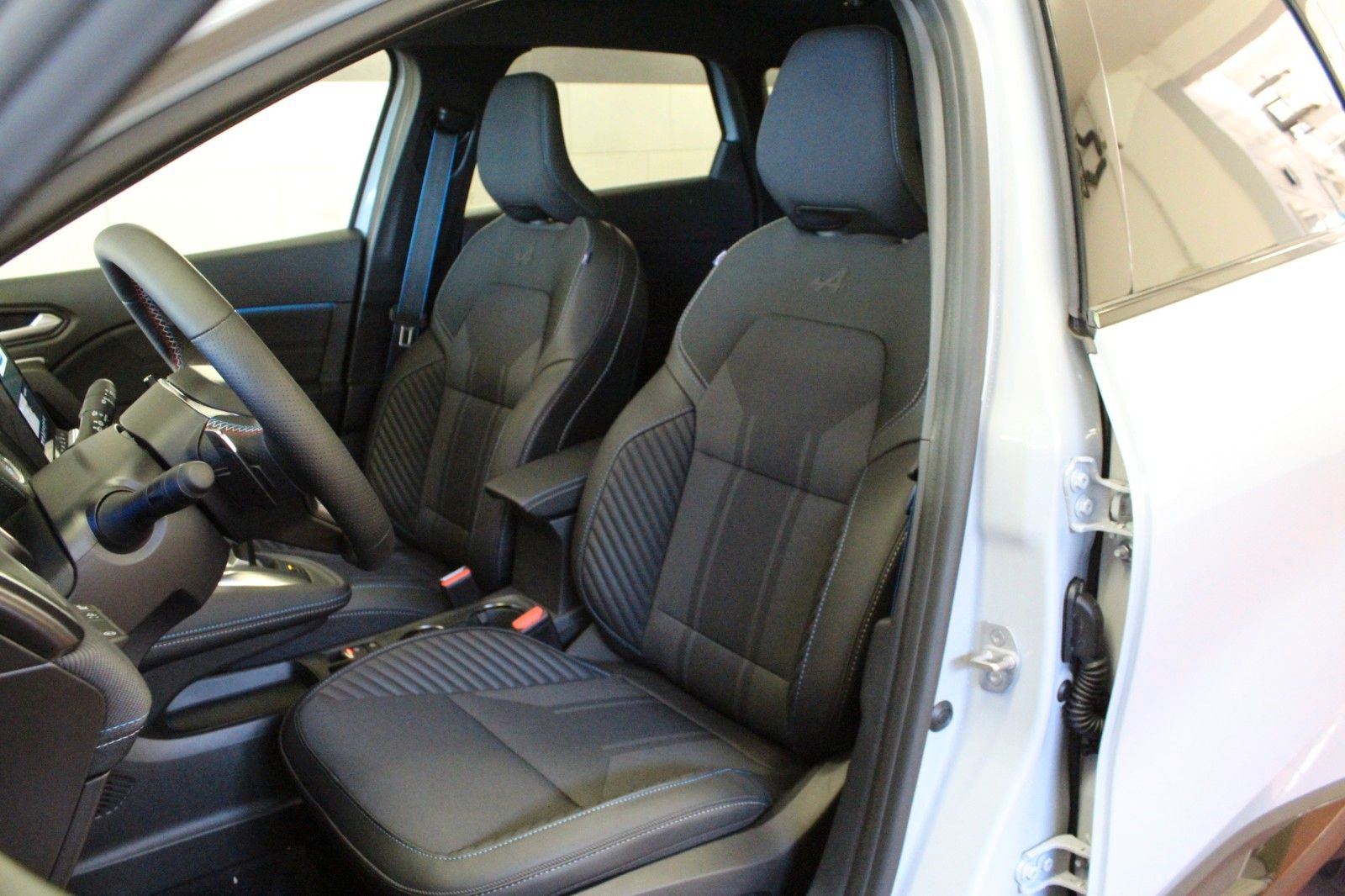 Fahrzeugabbildung Renault Symbioz Mild Hybrid 140 EDC Esprit Alpine