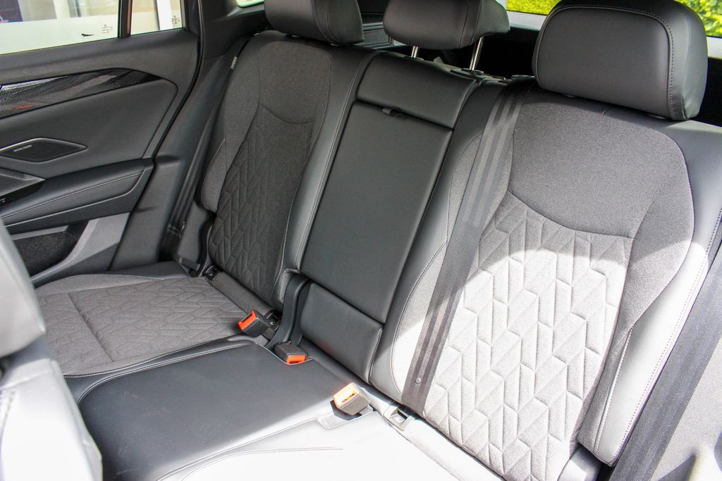 VW Tiguan 2.0 TDI/ IQ.DRIVE/ H&K/ MATRIX/ DISCOVER VW Tiguan 2.0 TDI/ IQ.DRIVE/ H&K/ MATRIX/ DISCOVER