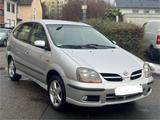 Nissan Almera Tino 2.0 Automatik - Nissan Almera Tino mit Benzin-Antrieb: Automatik