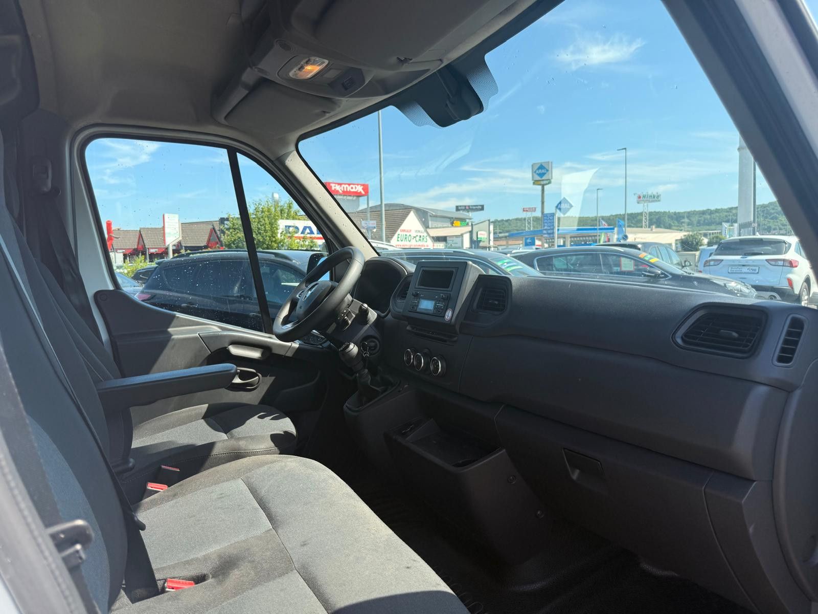 Fahrzeugabbildung Renault Master III Kasten L1H2 HKa 3,5t / MWST