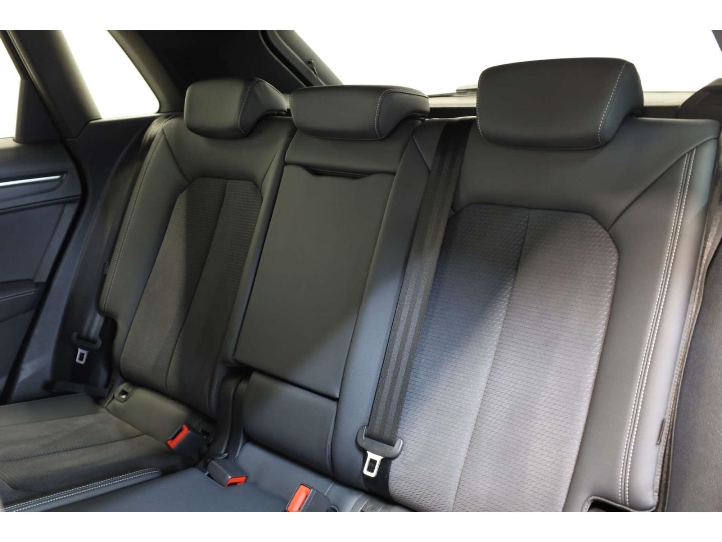 Audi Q3 45 TFSI e S line AHK/Pano/Matrix/NAV/Sonos foto 11