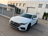 Volkswagen Arteon R-Line DSG*ACC*VIRTUAL*KAMERA*LANE*SIDE - Volkswagen Arteon aus 2019