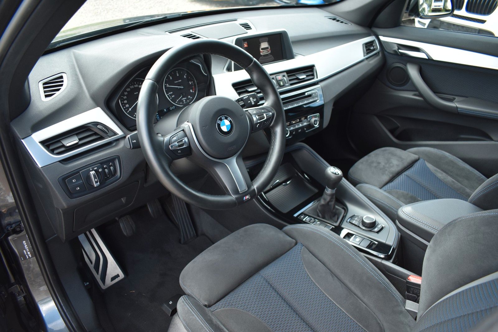 Fahrzeugabbildung BMW X1 Baureihe X1 sDrive 18 d M Sport