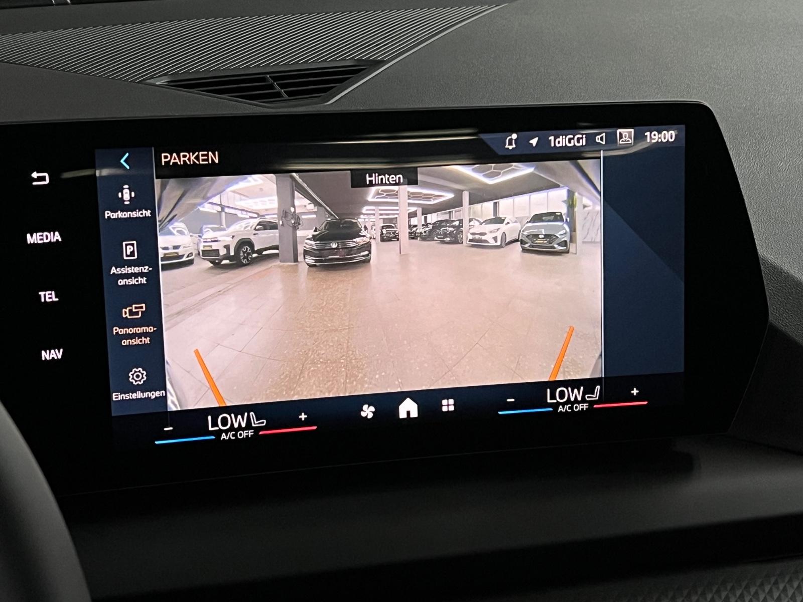 BMW 1 Series i Aut. *SHADOW LINE* LED*LIVE COCKPIT*KAMERA, миниатюра 19