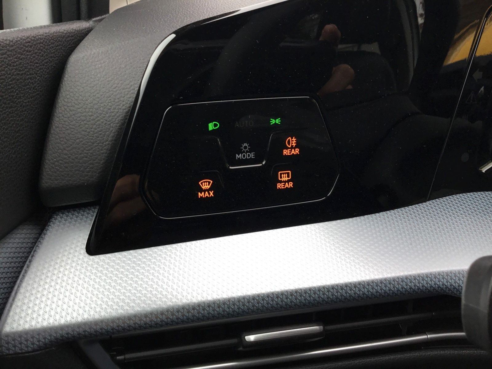 Fahrzeugabbildung Volkswagen Golf Goal 1.5 TSI+LED+Kamera+16"+AppConnect+ACC