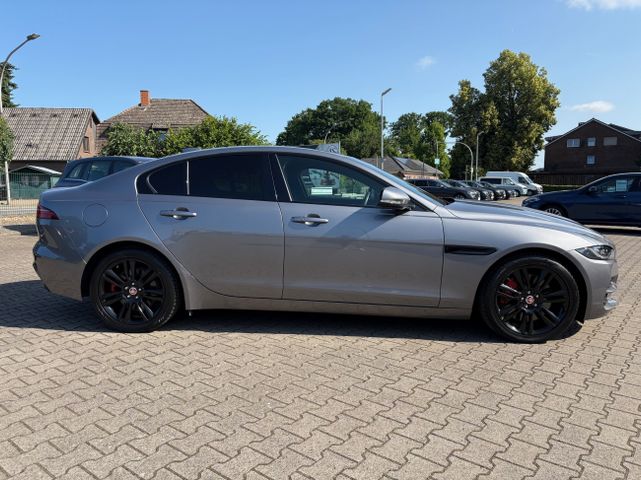 Fahrzeugabbildung Jaguar XE D180 Black+1.Hand+Leder+360°+ACC+Schiebedach