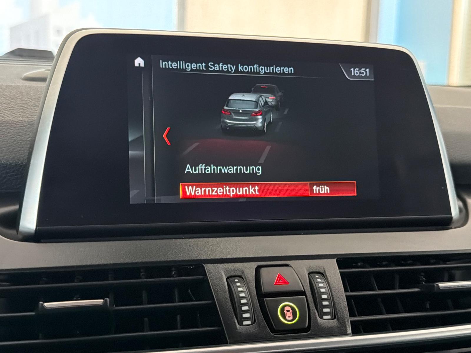 BMW 225 XE*LUXURY*PANO*LEDER*KAM*HARMAN*MEMORY*KEY*