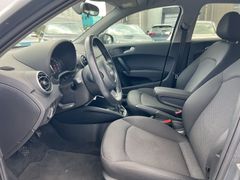Fahrzeugabbildung Audi A1 Sportback 1.0 TFSI S line XENON NAVI 18" ROTO