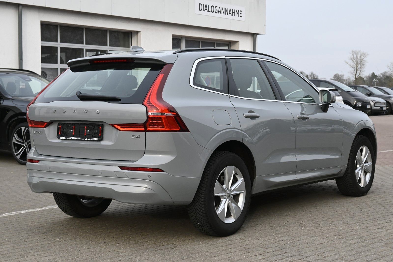 Fahrzeugabbildung Volvo XC60 B4 D FWD Core*RFK*el.Heckkl*GoogleMaps*AHK