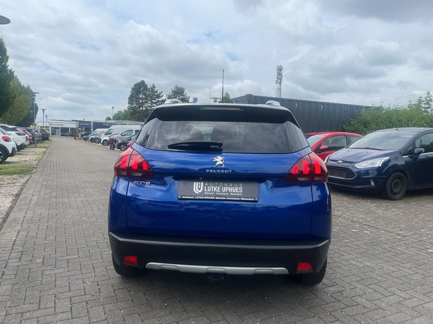 Fahrzeugabbildung Peugeot 2008 Puretech 110 S&S Allure Panorama Navi SHZ