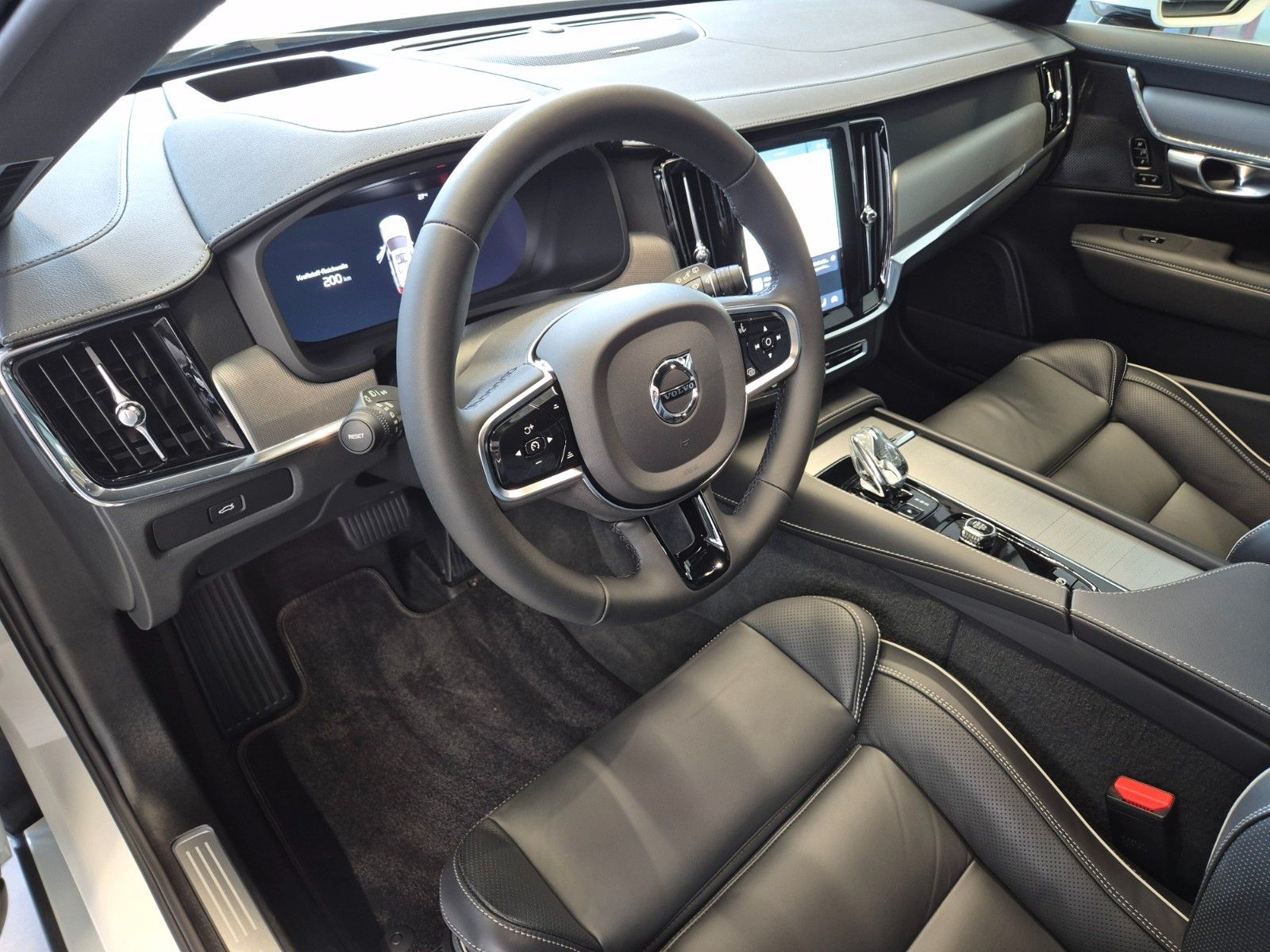 Volvo V90 2.0 d ULTIMATE BRIGHT LEDER PANO STANDHZ AHK foto 19