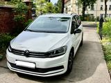 Volkswagen Touran 1.6 TDI 7Sitzer SCR DSG IQ.DRIVE 
