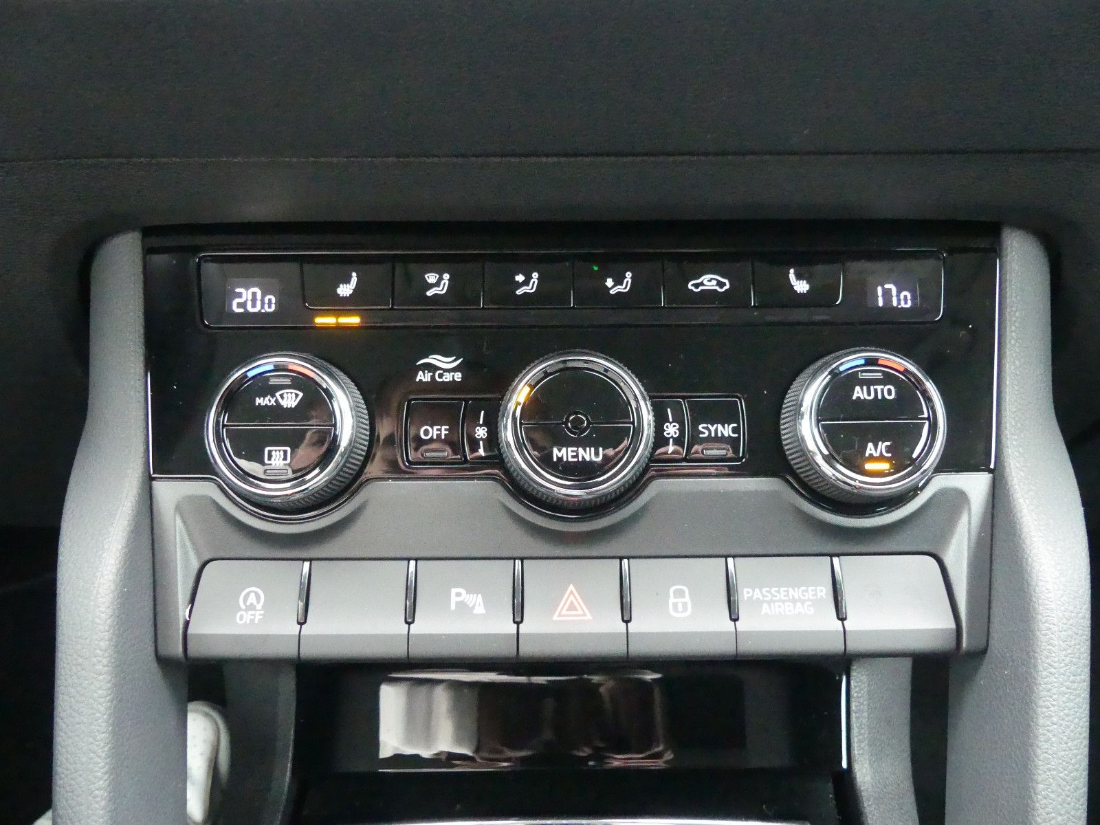 Fahrzeugabbildung SKODA Karoq Drive