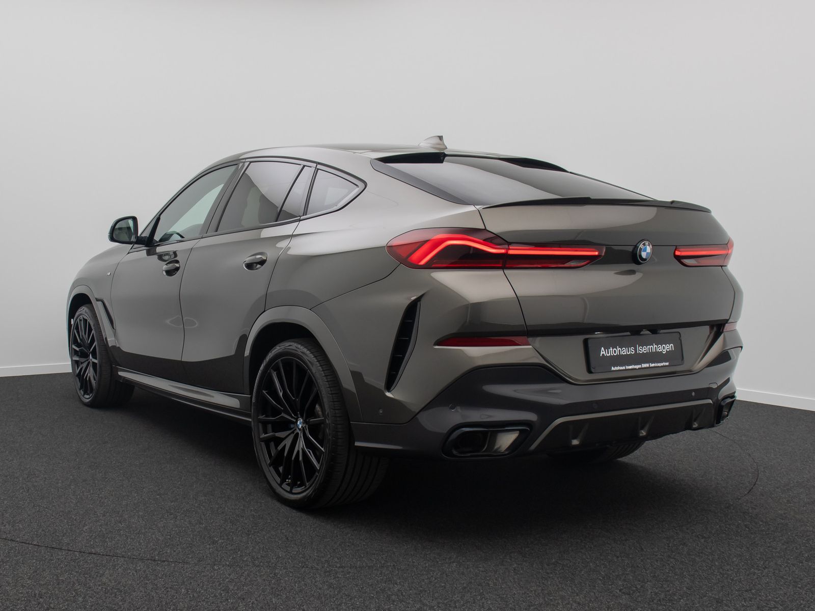 Fahrzeugabbildung BMW X6 xD40d M Sport 360° HUD H/K 22Zoll Individual