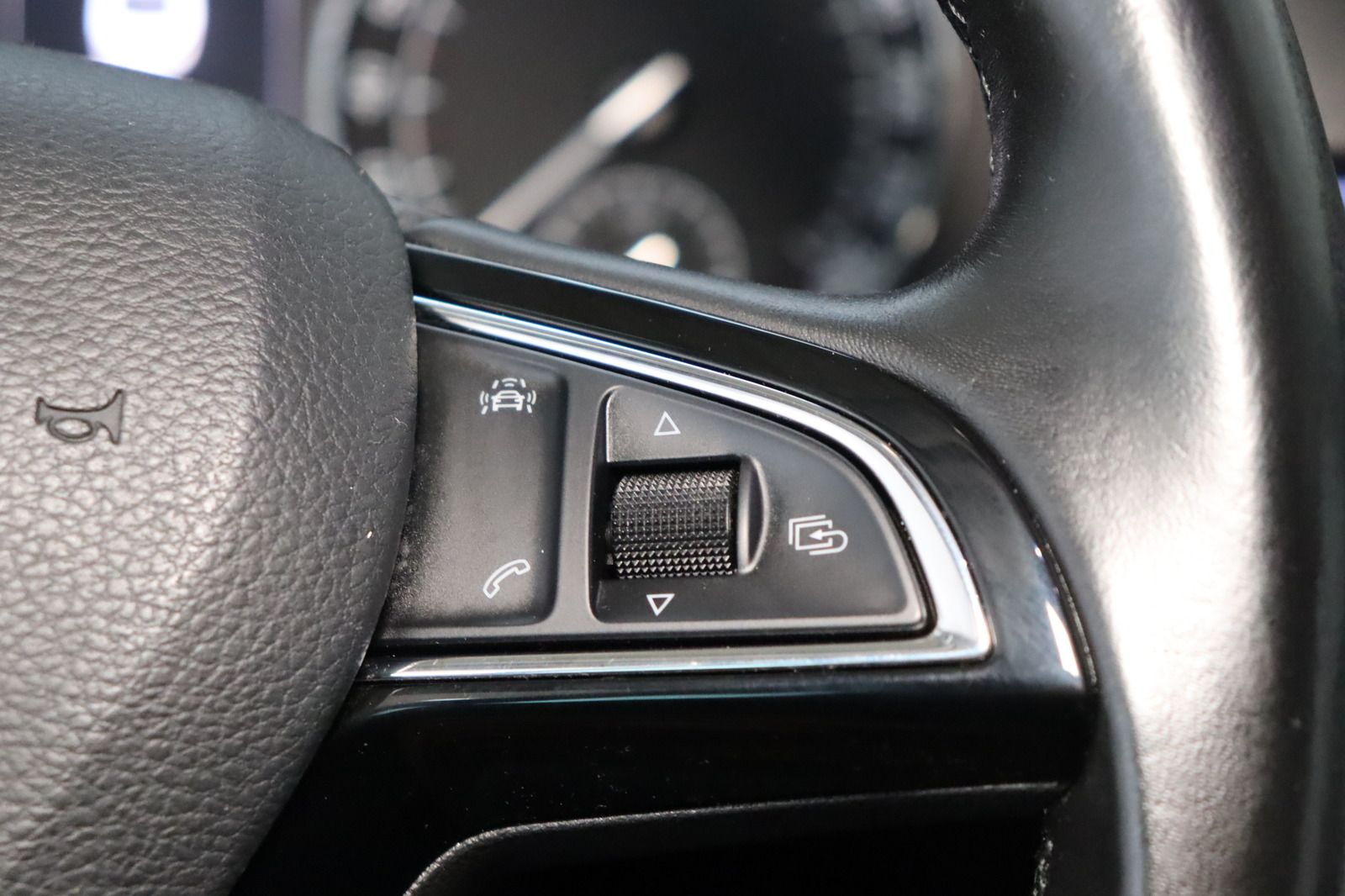 Fahrzeugabbildung SKODA Superb III Style 2.0 TDI DSG 1. Hand * Memory *