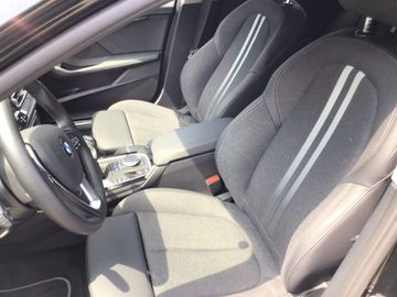 BMW 118i Sport Line DAB LED WLAN Komfortzg. PDC