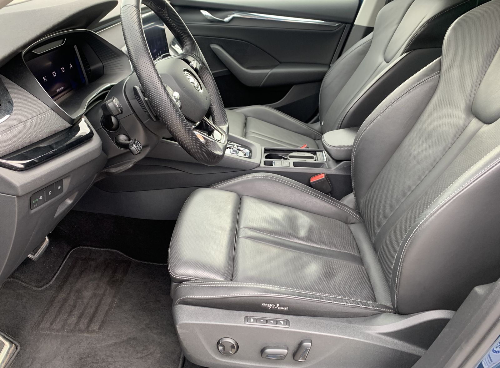 Fahrzeugabbildung SKODA Octavia 2.0 TDI*First Edition*Leder*Matrix-Beam*