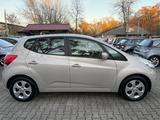 Kia Venga Spirit 1.HAND *AUTOMATIK*WENIG KM* - gebrauchte Kia Venga aus dem Jahr 2011