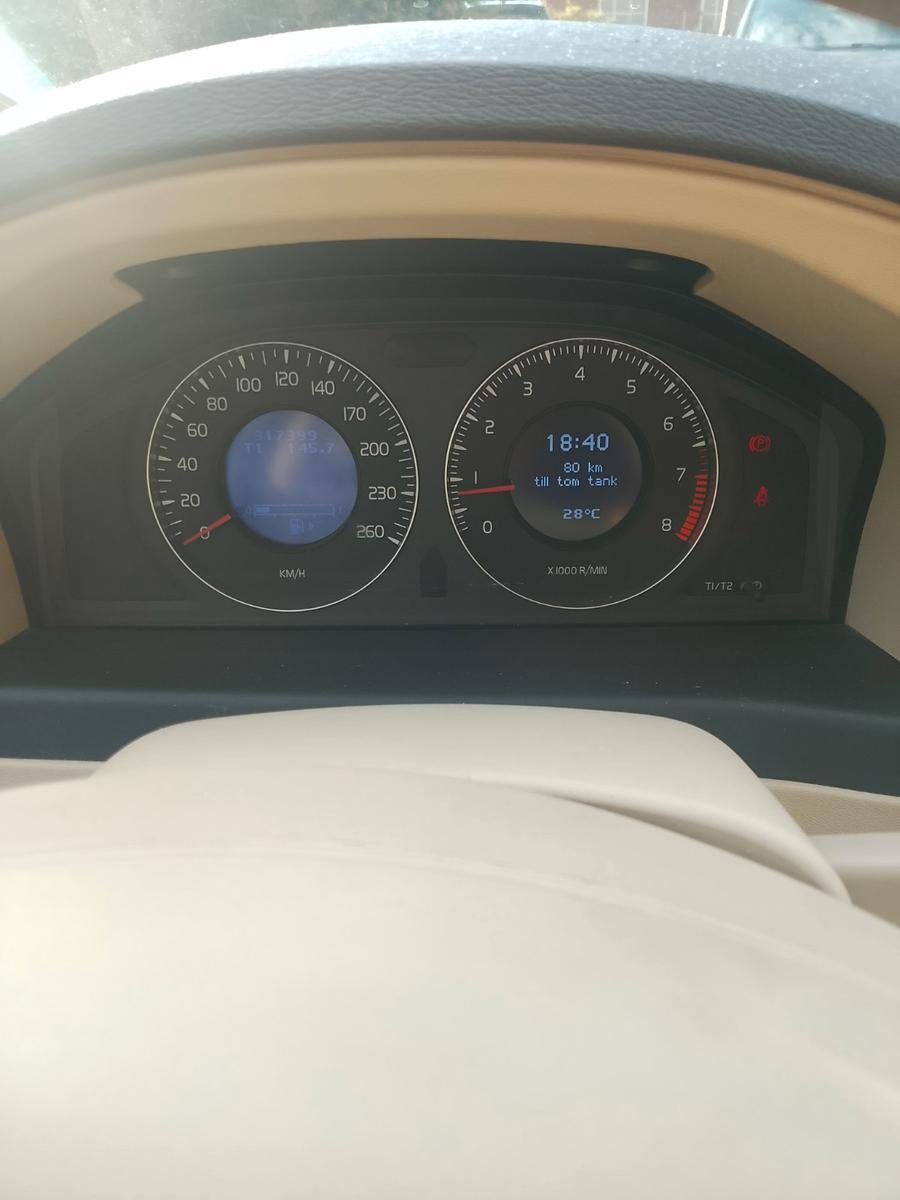 Volvo V70 2009 — photo 7