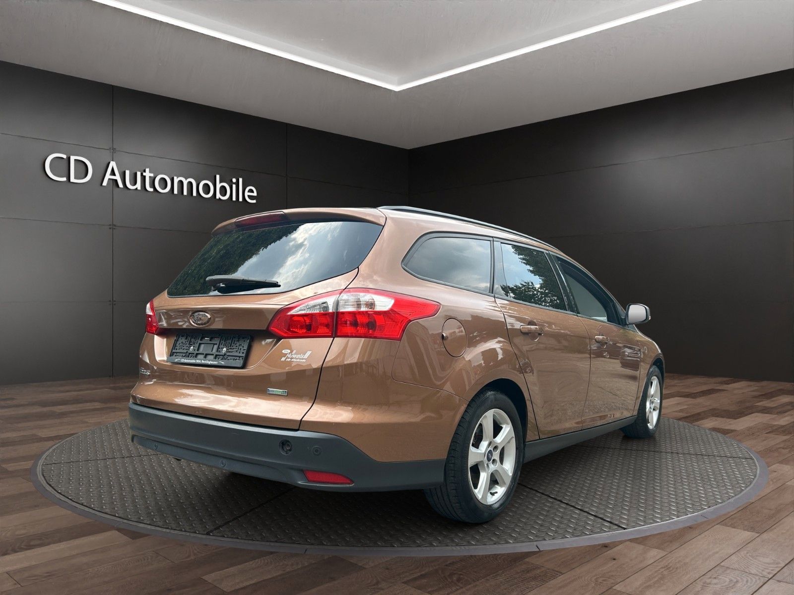 Fahrzeugabbildung Ford Focus Turnier Sync/TÜV, Service&Zahnriemen Neu /