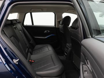 Fahrzeugabbildung BMW 320d xD Sport Line Kamera Laser HiFi AHK Komfort