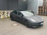 Tesla Model 3 Allradantrieb mit Dualmotor Performa... - Tesla Model 3 in Bochum