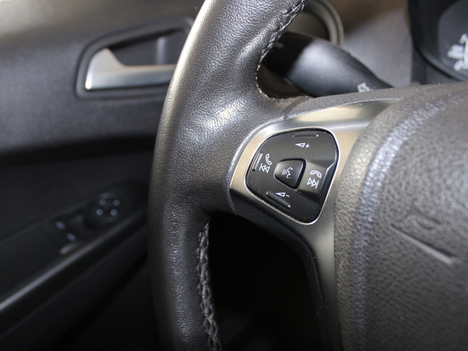 Fahrzeugabbildung Ford Tourneo Courier Trend KLIMA WinterPaket AHK PDC