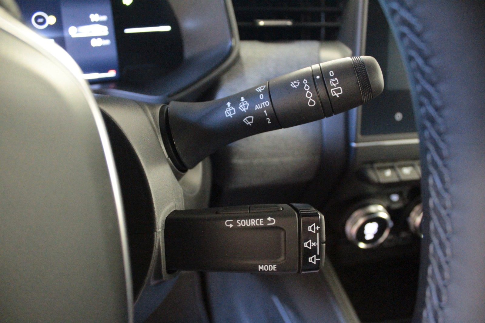 Fahrzeugabbildung Renault Clio TCe 90 Techno *Winter-*&*Look-Paket*