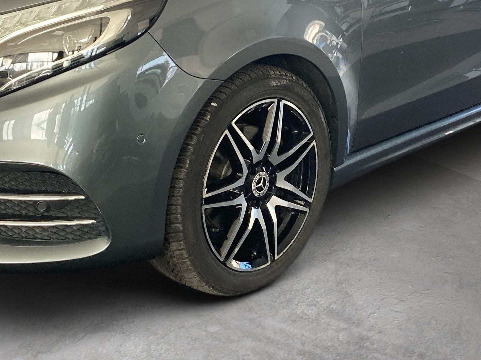 Fahrzeugabbildung Mercedes-Benz V 300 d AMG lang*AHK*STDHZG*Distro*TOT*ILS*Burm*