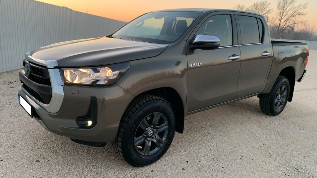 Toyota Hilux 2.4 D-4 D COMFOR, NEUE, EXPORT ,NON EU TOO